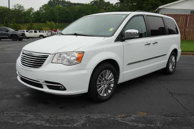 2016 Chrysler Town & Country Touring-L