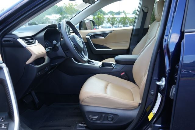 2020 Toyota RAV4 XLE Premium