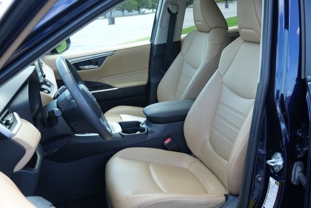 2020 Toyota RAV4 XLE Premium