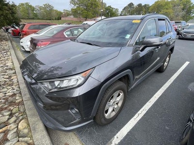 2020 Toyota RAV4 XLE
