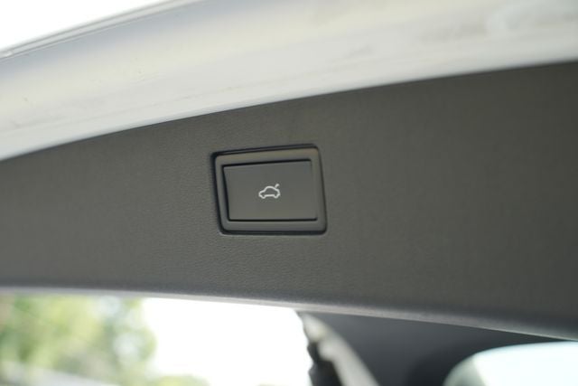 2025 Volkswagen Tiguan 2.0T SEL R-Line