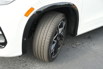 2025 Volkswagen Tiguan 2.0T SEL R-Line