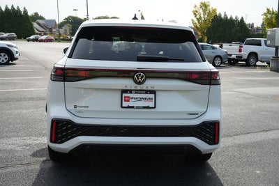 2025 Volkswagen Tiguan 2.0T SEL R-Line