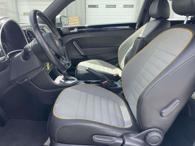 2016 Volkswagen Beetle 1.8T Dune