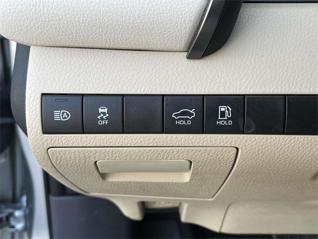 2021 Toyota Camry Hybrid LE