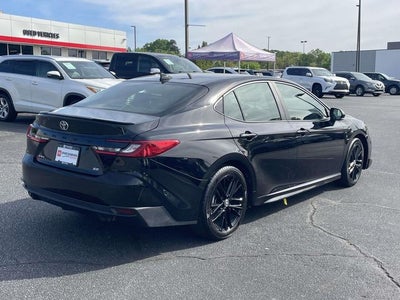2025 Toyota Camry SE