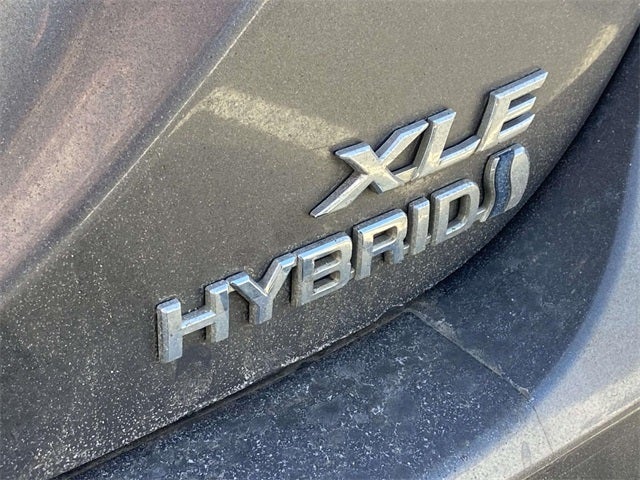 2022 Toyota Camry Hybrid XLE