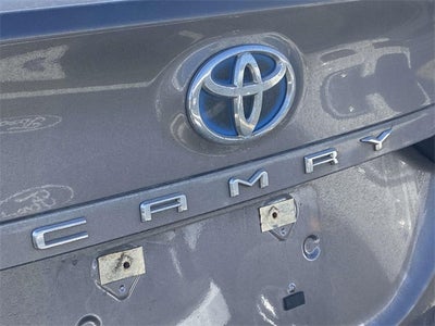 2022 Toyota Camry Hybrid XLE