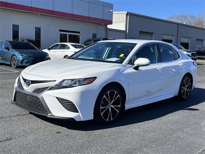2020 Toyota Camry SE