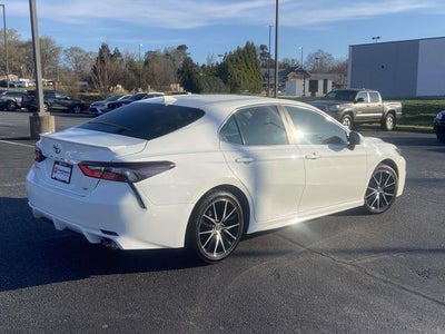 2024 Toyota Camry SE