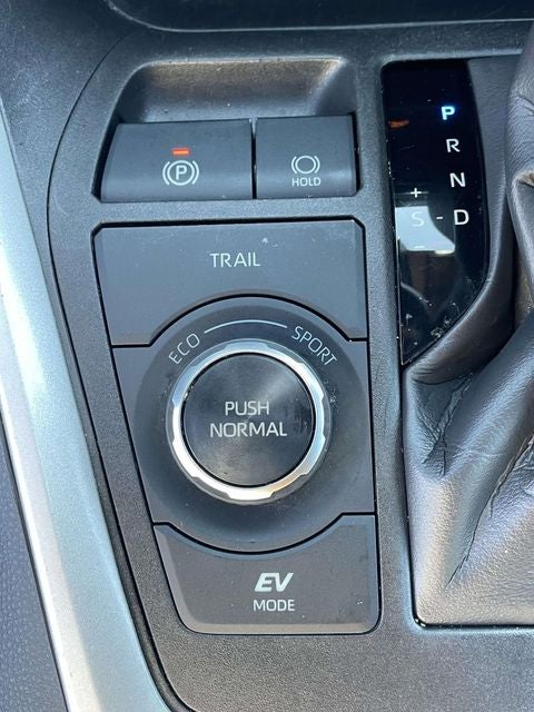 2023 Toyota RAV4 Hybrid SE