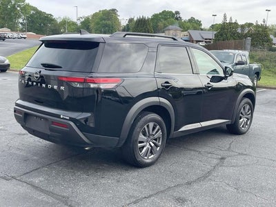 2025 Nissan Pathfinder SV