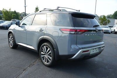 2022 Nissan Pathfinder Platinum