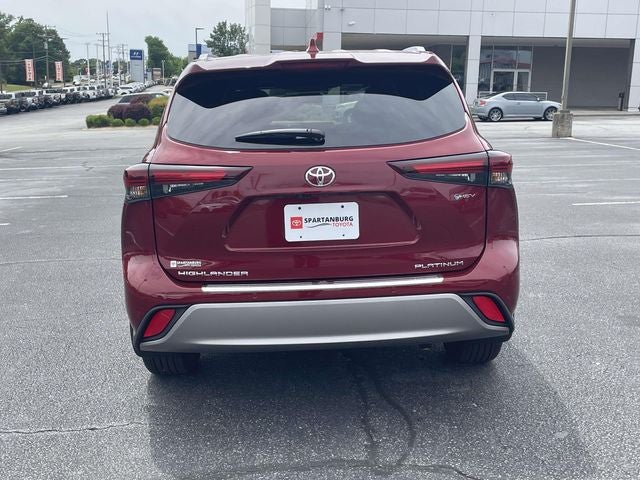 2026 Toyota Highlander Hybrid Platinum