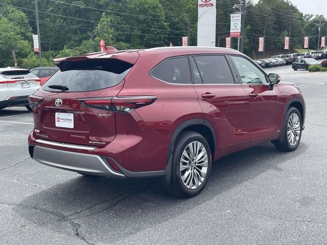 2026 Toyota Highlander Hybrid Platinum