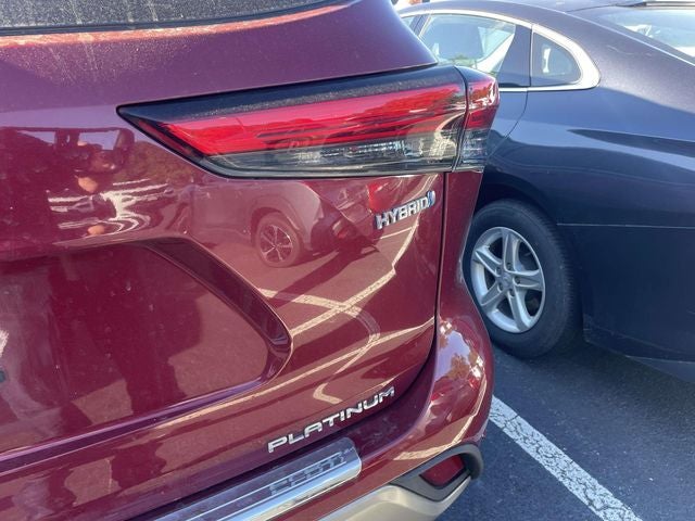 2021 Toyota Highlander Hybrid Platinum