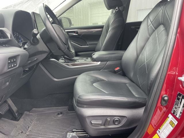 2021 Toyota Highlander Hybrid Platinum