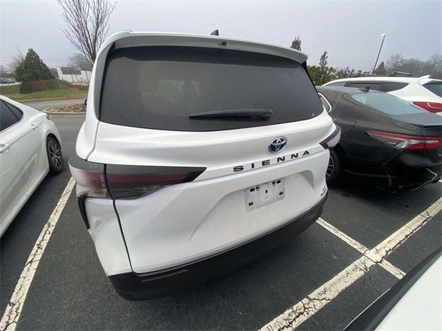 2023 Toyota Sienna XLE 8 Passenger
