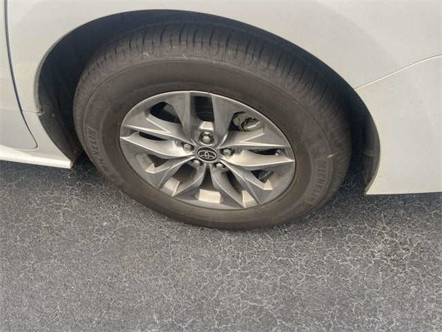 2023 Toyota Sienna XLE 8 Passenger