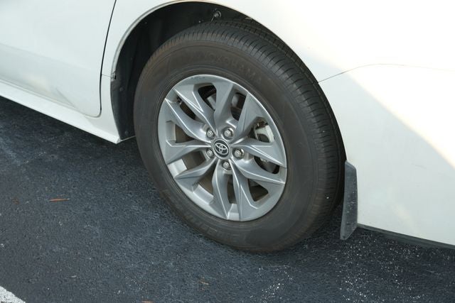 2025 Toyota Sienna XLE 8 Passenger
