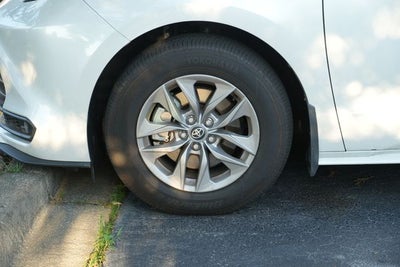 2025 Toyota Sienna XLE 8 Passenger