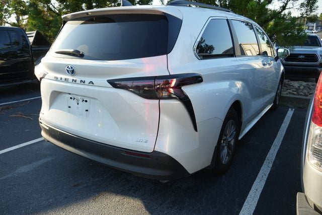 2025 Toyota Sienna XLE 8 Passenger