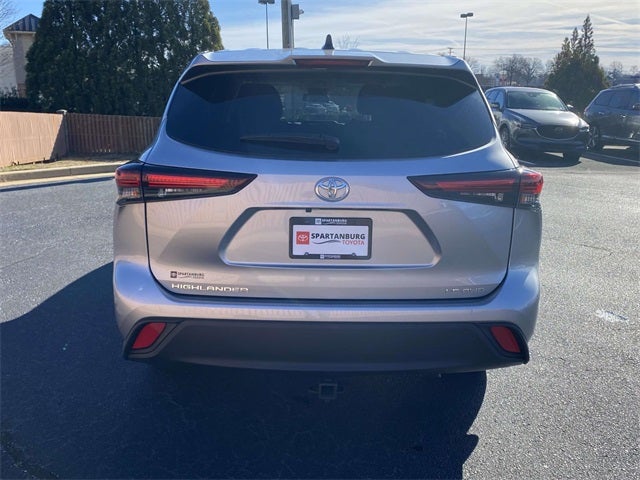 2024 Toyota Highlander LE