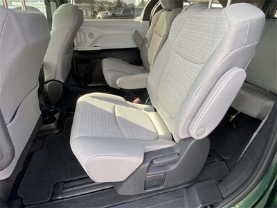 2025 Toyota Sienna LE 8 Passenger