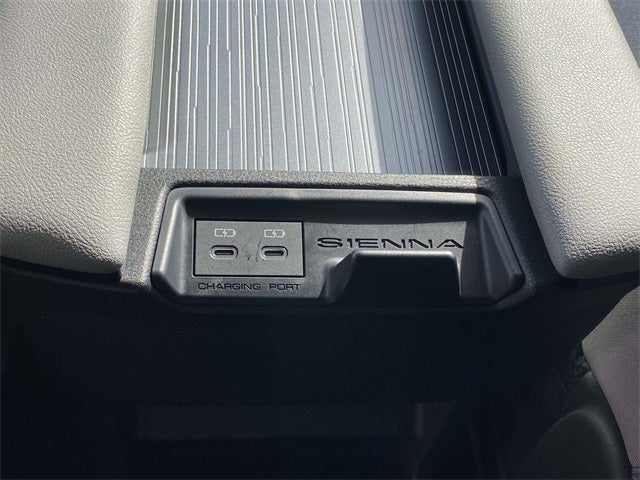 2025 Toyota Sienna LE 8 Passenger