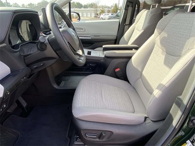 2025 Toyota Sienna LE 8 Passenger
