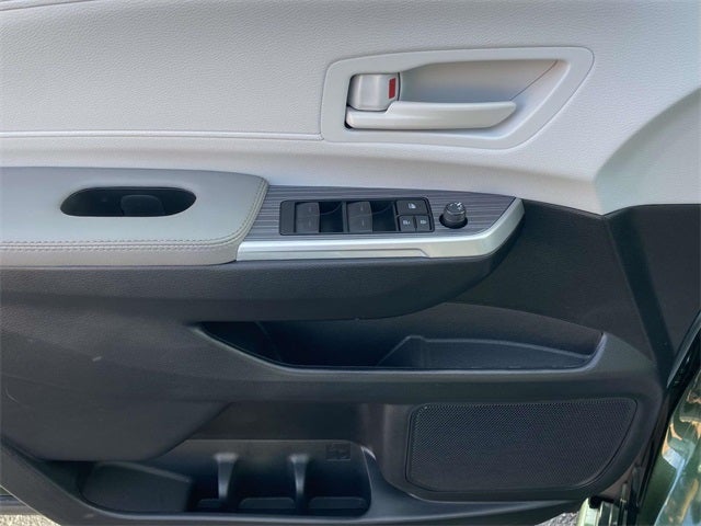 2025 Toyota Sienna LE 8 Passenger