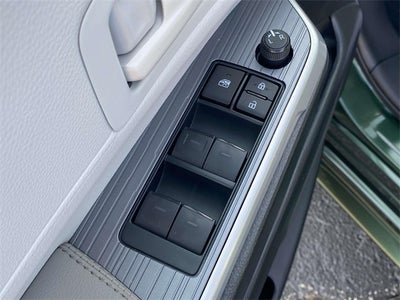 2025 Toyota Sienna LE 8 Passenger