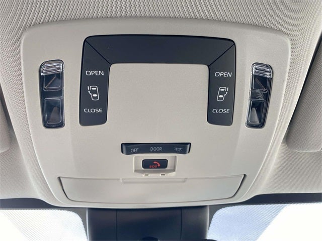 2025 Toyota Sienna LE 8 Passenger