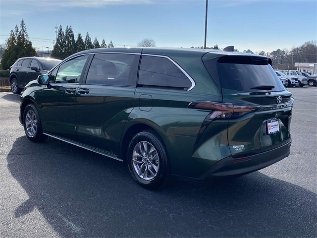 2025 Toyota Sienna LE 8 Passenger