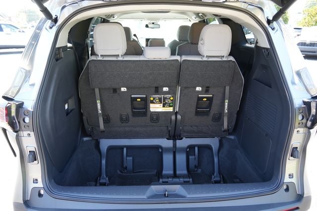 2026 Toyota Sienna LE 8 Passenger