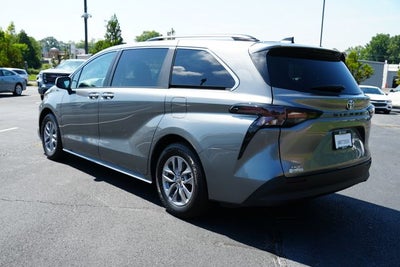 2026 Toyota Sienna LE 8 Passenger