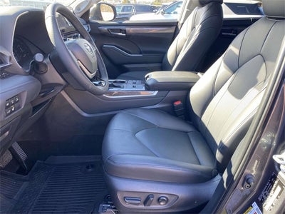 2025 Toyota Highlander Hybrid Limited