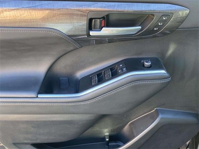 2025 Toyota Highlander Hybrid Limited