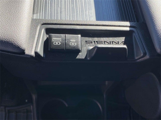 2021 Toyota Sienna XSE 7 Passenger