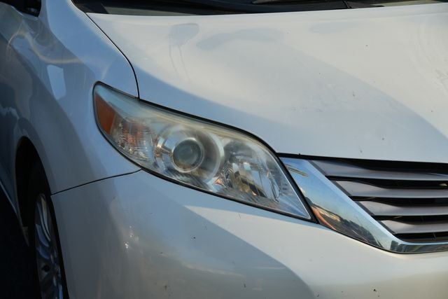 2015 Toyota Sienna XLE 8 Passenger