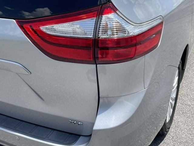 2016 Toyota Sienna XLE 8 Passenger