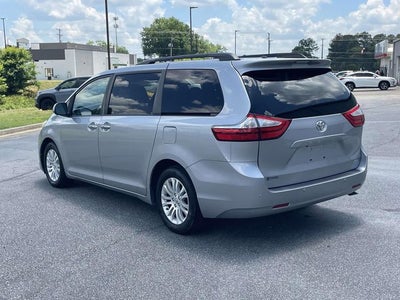 2016 Toyota Sienna XLE 8 Passenger