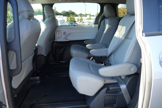 2025 Toyota Sienna XLE 8 Passenger
