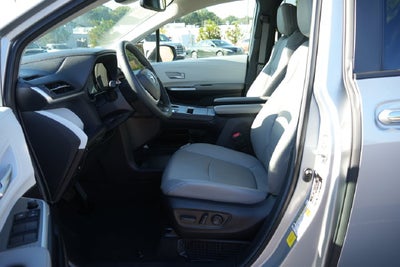 2025 Toyota Sienna XLE 8 Passenger