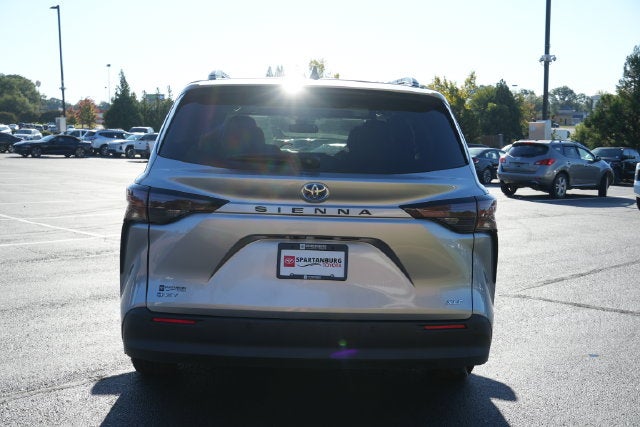 2025 Toyota Sienna XLE 8 Passenger