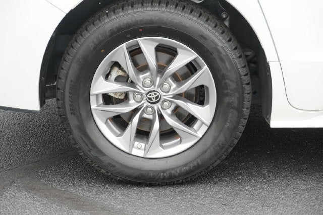 2024 Toyota Sienna XLE 8 Passenger