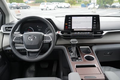 2024 Toyota Sienna XLE 8 Passenger