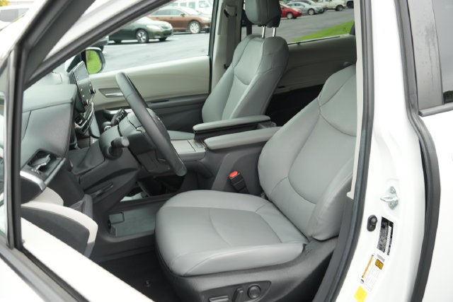 2024 Toyota Sienna XLE 8 Passenger