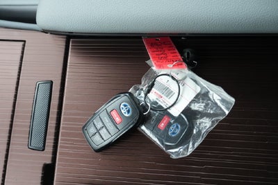 2024 Toyota Sienna XLE 8 Passenger