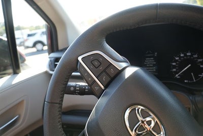 2023 Toyota Sienna XLE 8 Passenger
